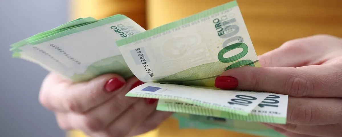 На Кипре выросла средняя зарплата