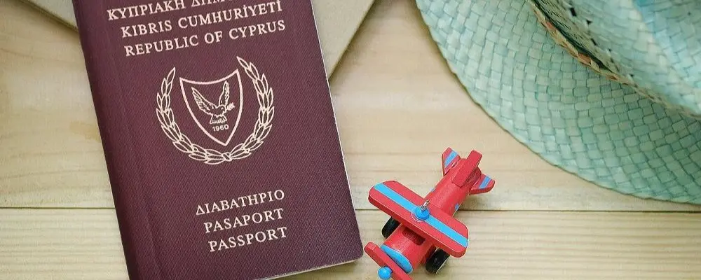 Паспорт Кипра опустился на две строчки в рейтинге Henley Passport Index 2025