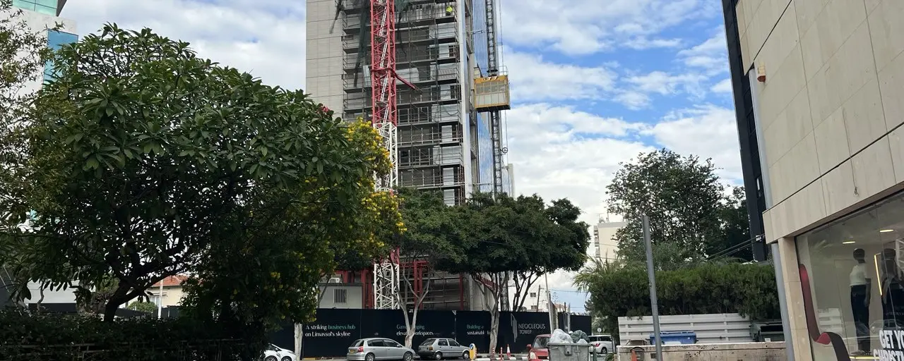 Строительство нового бизнес-центра Neocleous Tower в Лимассоле вышло на финишную прямую