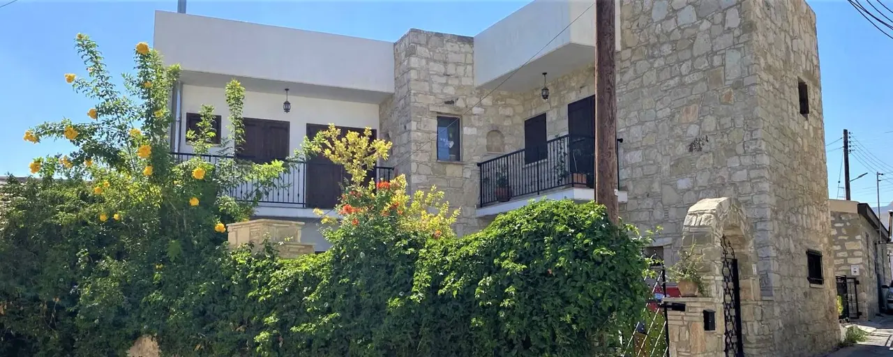 Parekklisia and Pyrgos: Stone Houses, Vintage Cars and Wastelands
