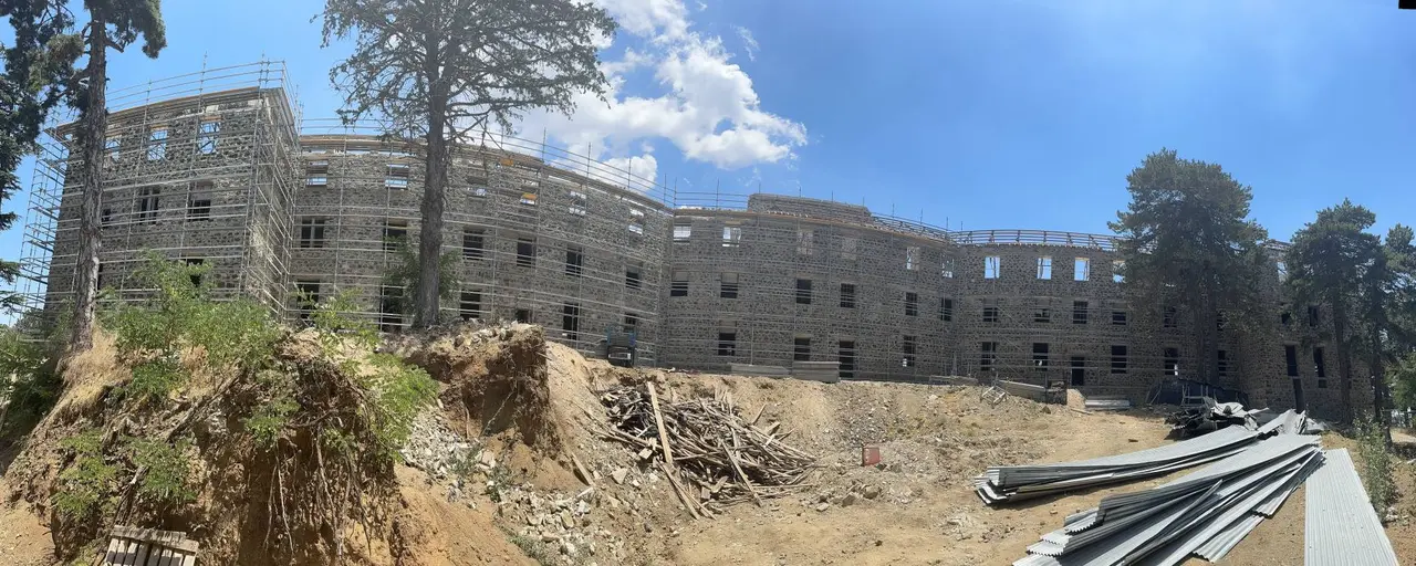 How is the renovation of the historic Hotel Berengaria in Prodromos progressing?