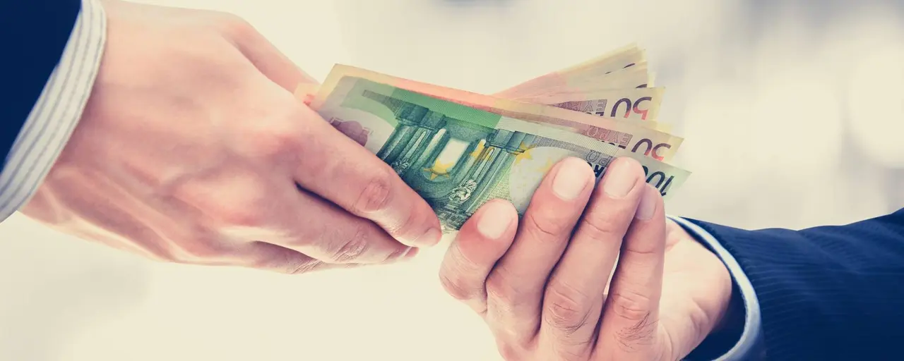 How Much Do Local Residents and Foreigners Earn in Cyprus?