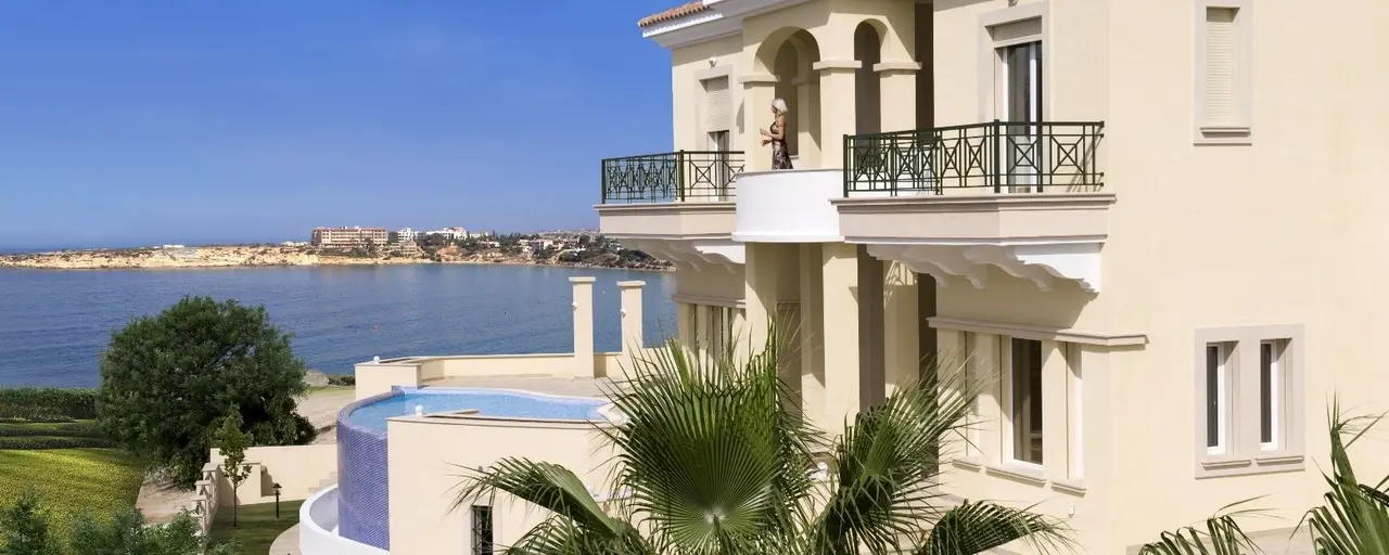 Foreigners less likely to buy homes in Cyprus