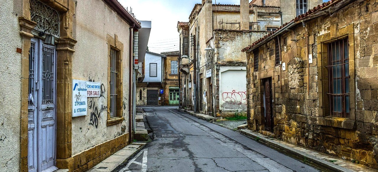 Nicosia wants to seize abandoned buildings from Turkish-Cypriots