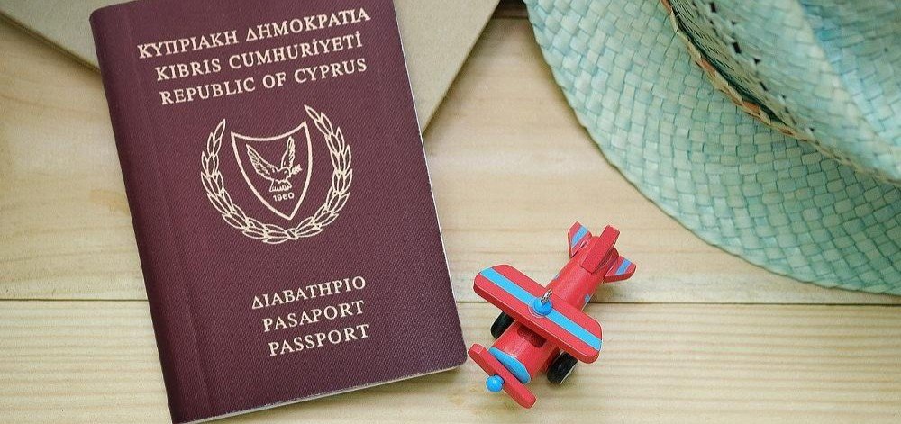 Паспорт Кипра опустился на две строчки в рейтинге Henley Passport Index 2025