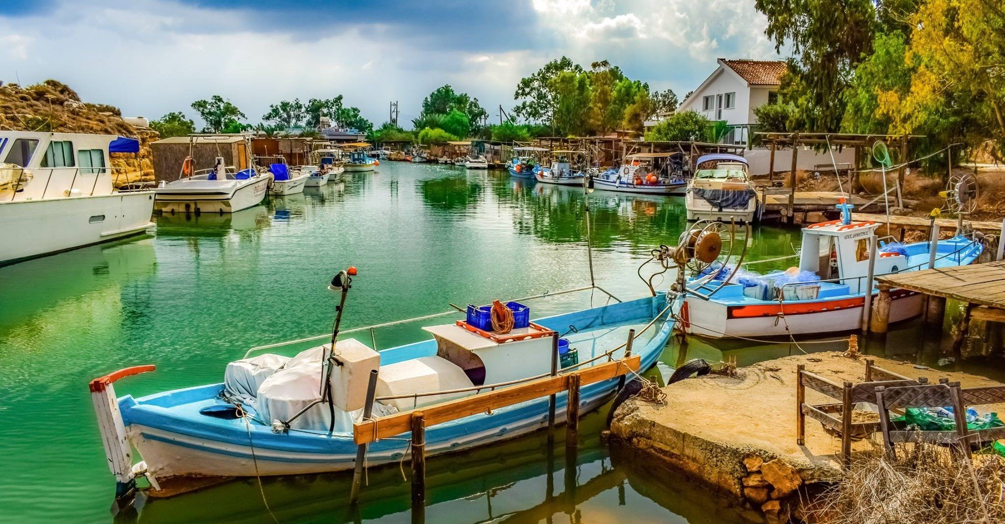 The modernisation of the fishing jetty in Liopetri has resumed