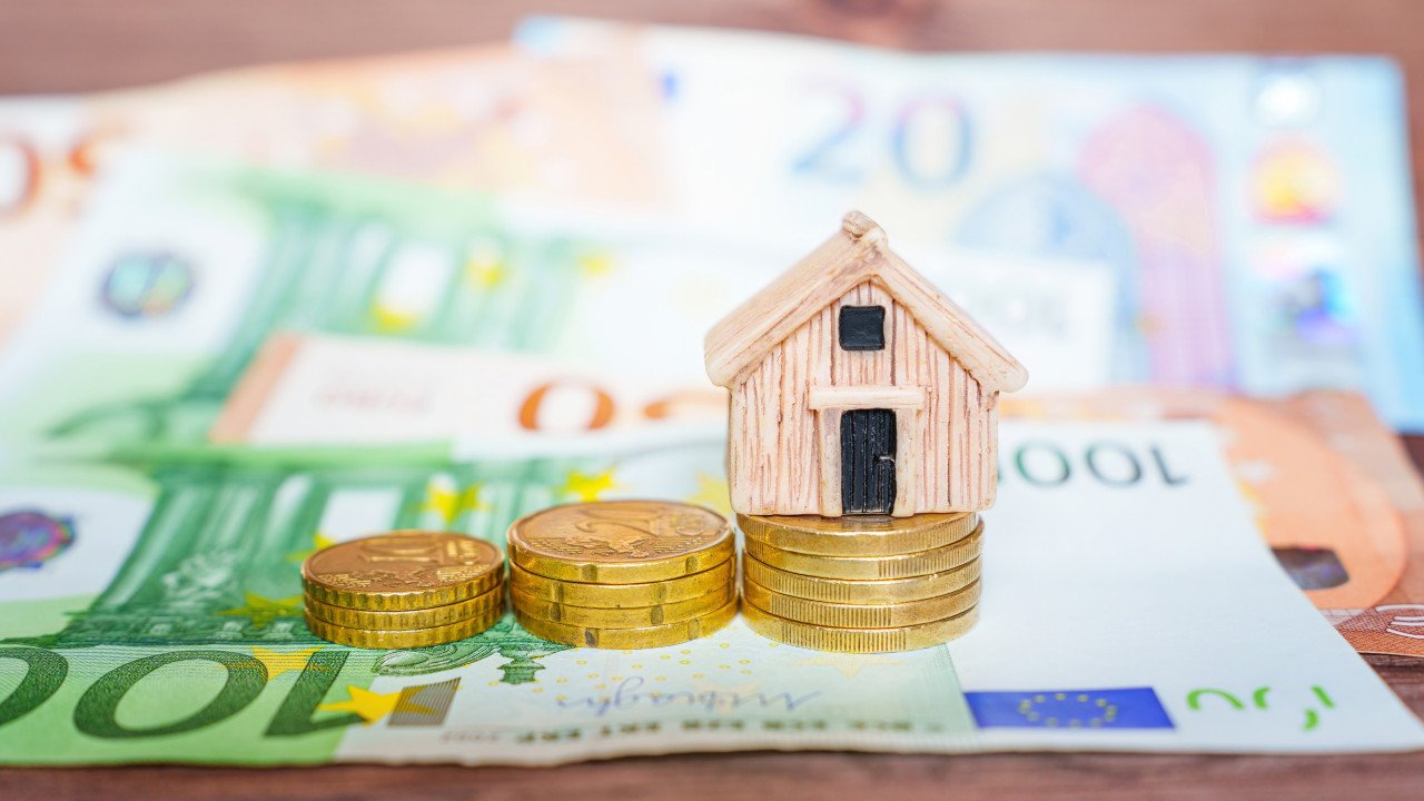 Cypriot MPs concerned about foreigners buying up island property en masse
