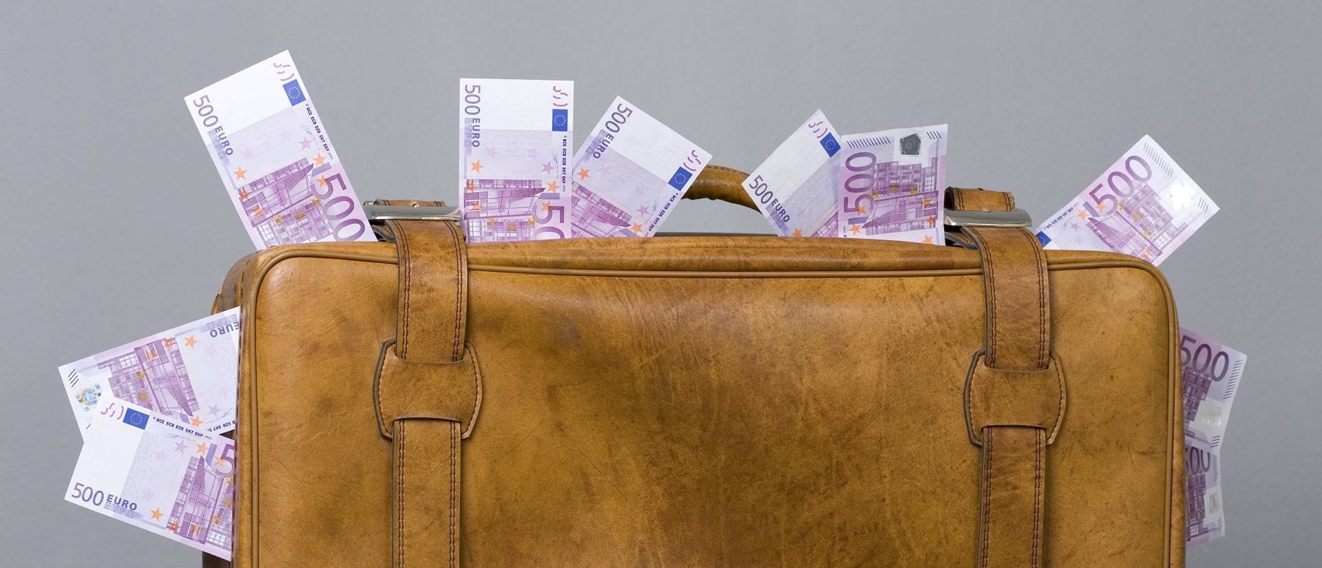 Debts of households and non-financial companies in Cyprus continue to decline