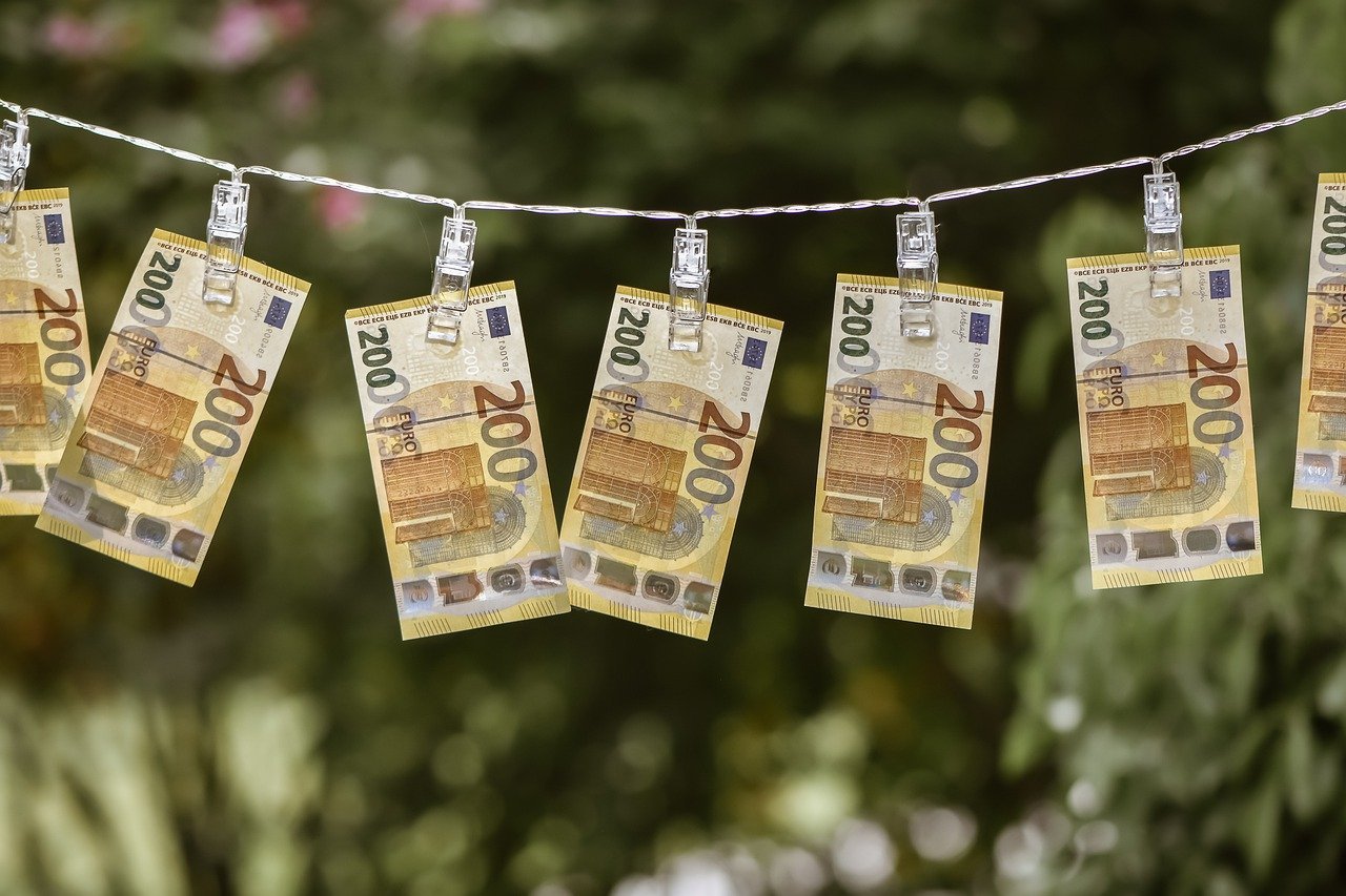 How to become a tax resident in Cyprus?