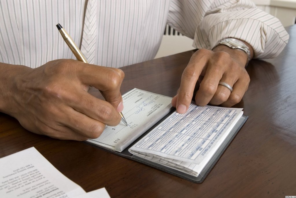 In Cyprus, the number and total amount of uncovered checks has increased significantly