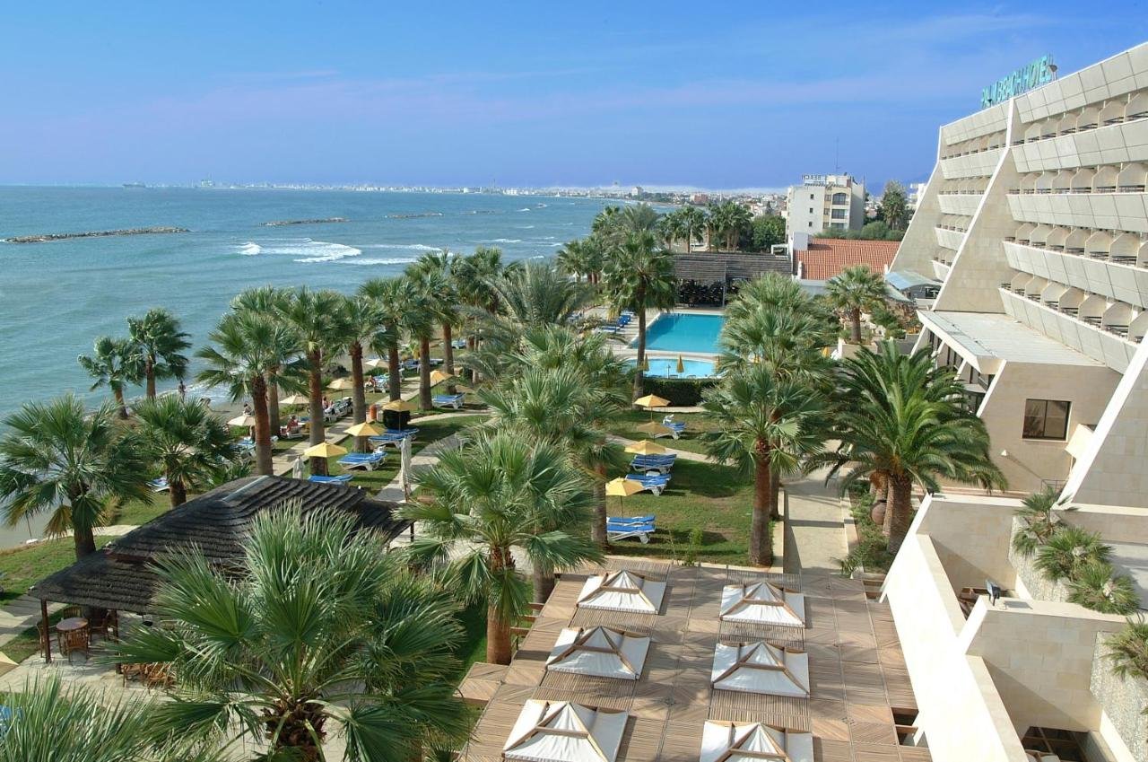 Отель Palm Beach Hotel & Bungalows в Ларнаке расширят и модернизируют
