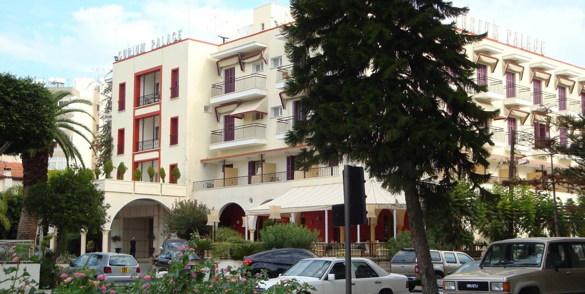 Curium Palace hotel in Limassol will be demolished