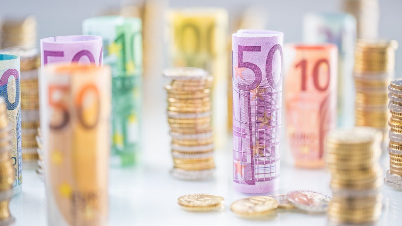 The number of bad cheques continues to decline in Cyprus