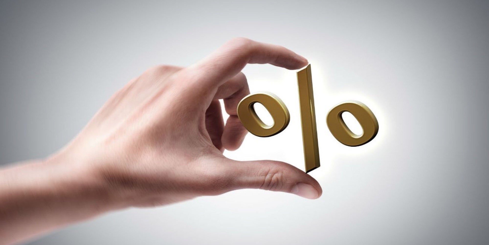 What are the interest rates on loans and deposits offered by banks in Cyprus?