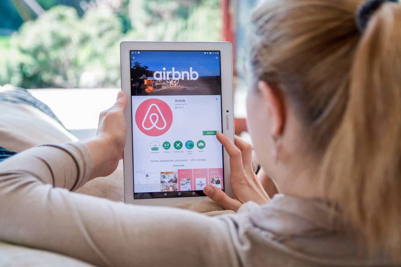 На Кипре сильно сократилось количество бронирований через Airbnb
