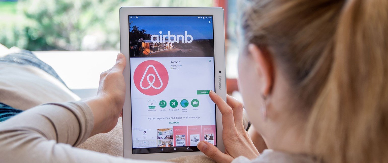Airbnb борется за выживание