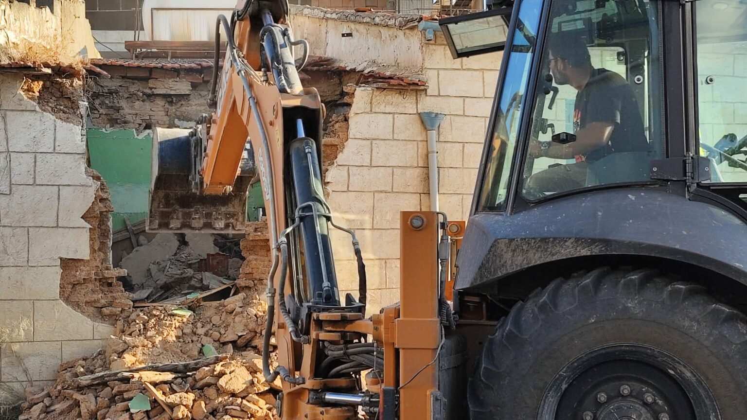В Ларнаке выявили более тысячи потенциально опасных зданий