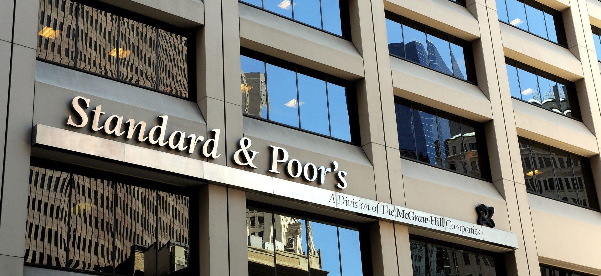 Standard and Poor's upgraded the long- and short-term credit rating of Bank of Cyprus