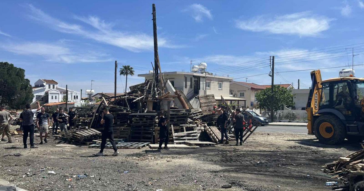 Lambraja: The Easter Bonfire of Cyprus