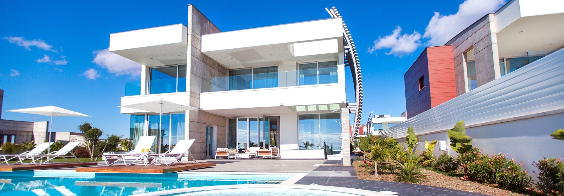 Cyprus Parties Demand Abolition of Reduced VAT on Luxury Villas and Apartments