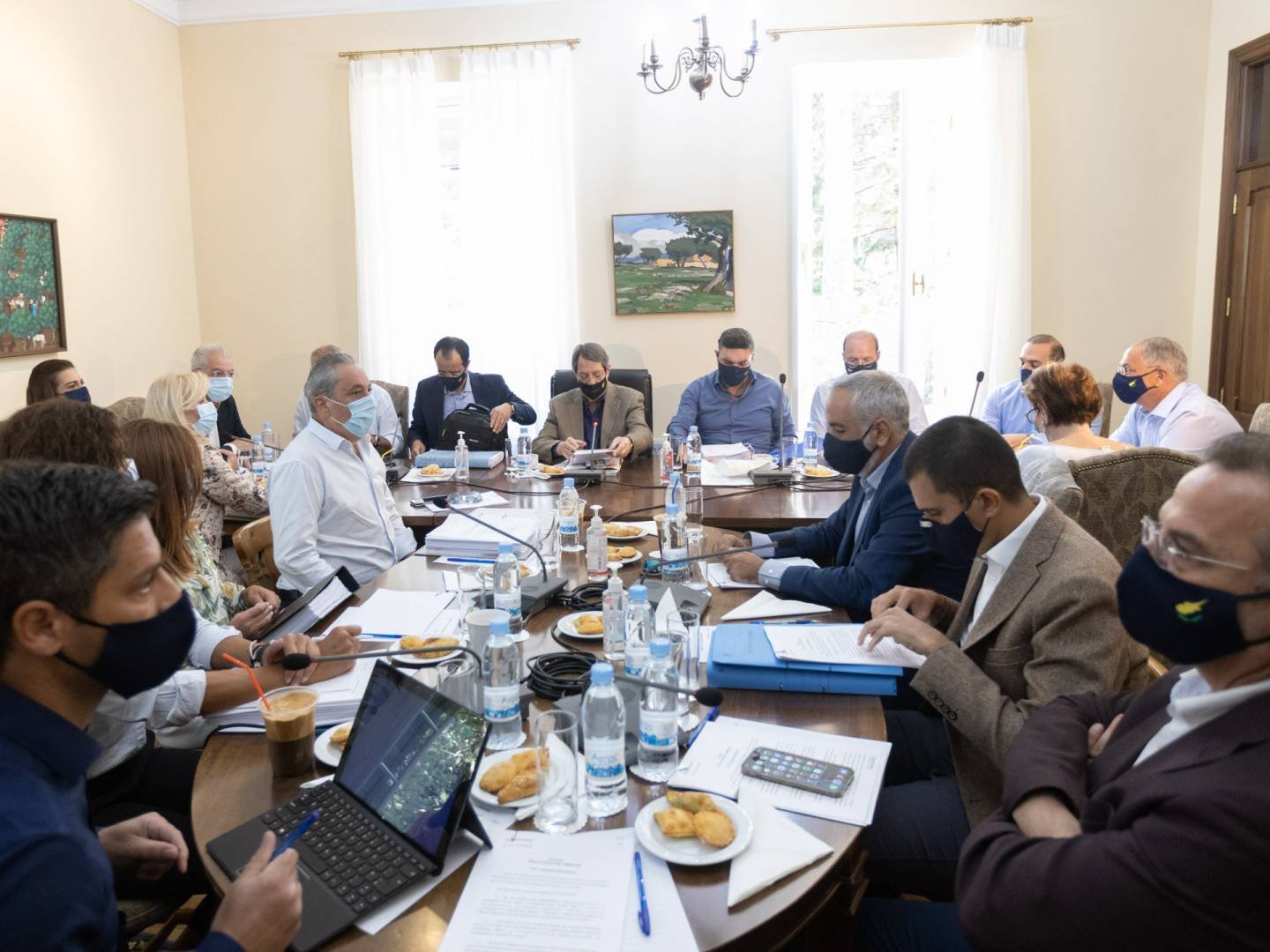 Власти Республики Кипр аннулировали паспорта 14 членов турко-кипрского правительства