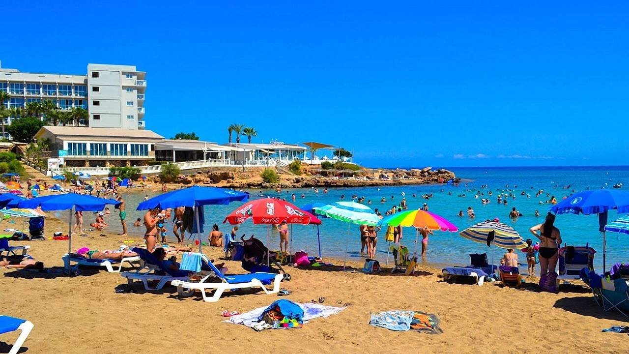 Pernera Beach Hotel in Protaras will be modernized
