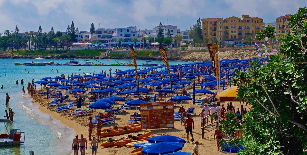 Cyprus VS Greece: where is it better and cheaper to vacation?