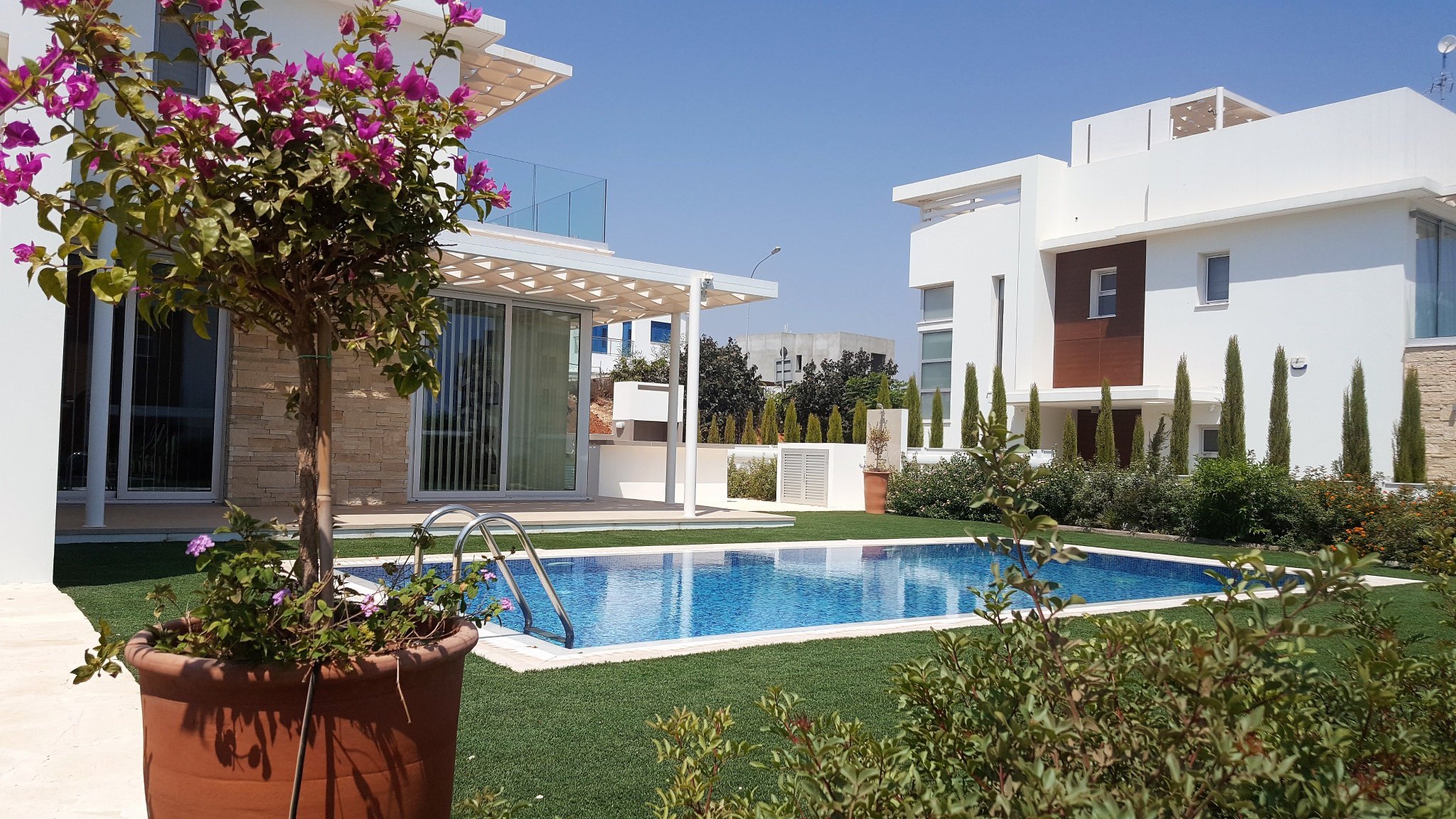 Most Cypriots prefer to live in houses