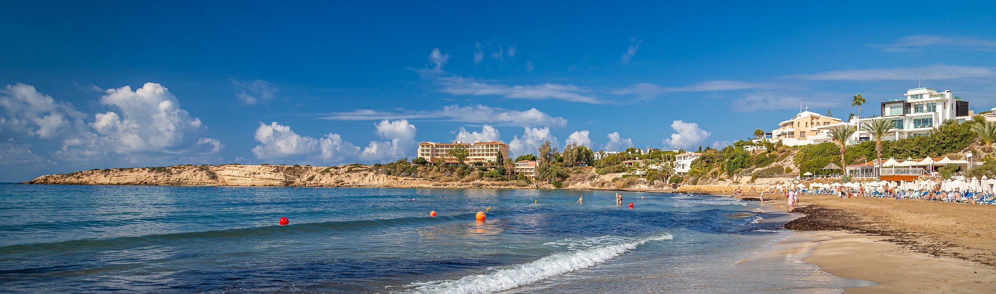 Peyia in Paphos area: advantages and disadvantages