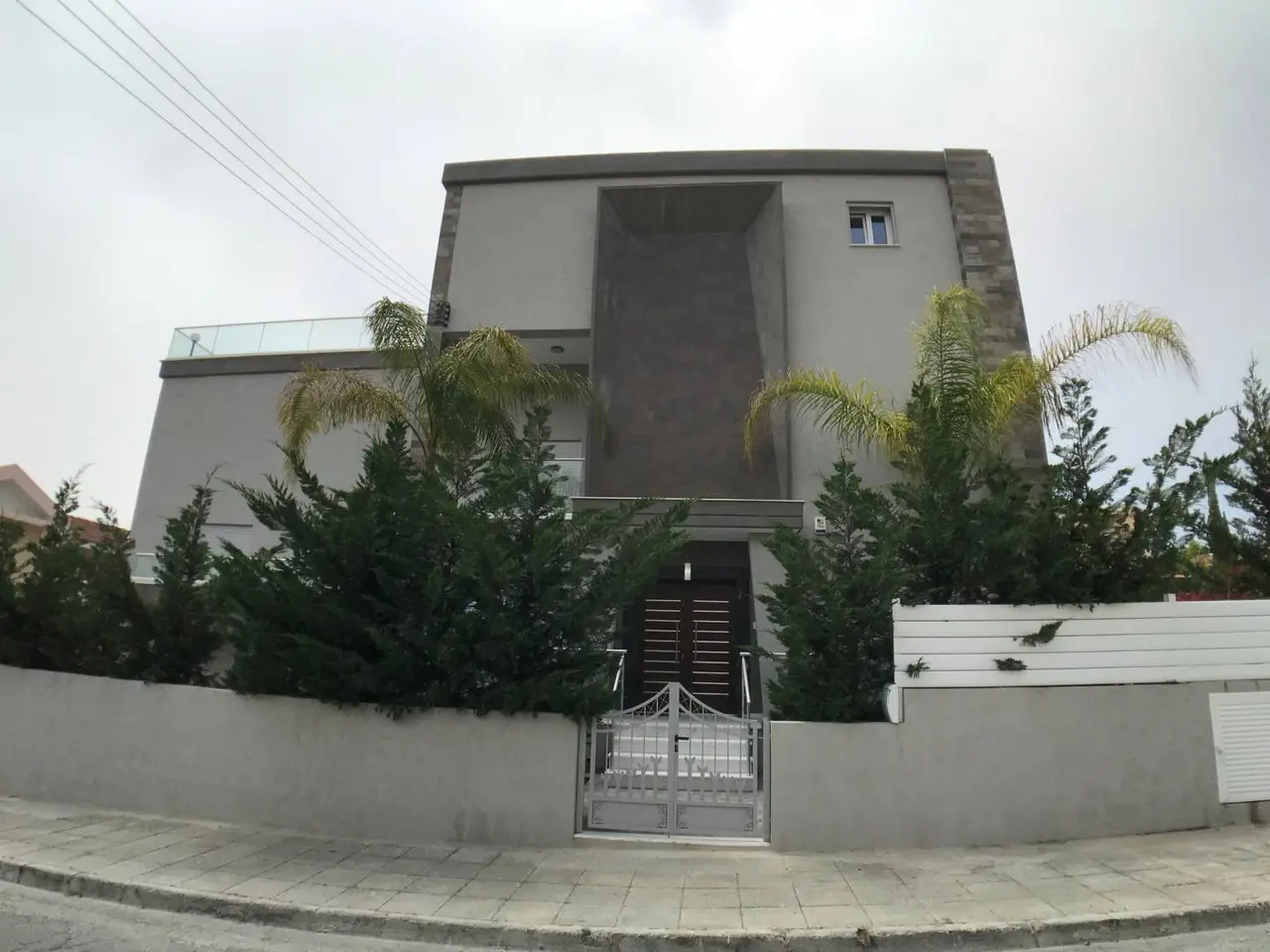  - Image 1