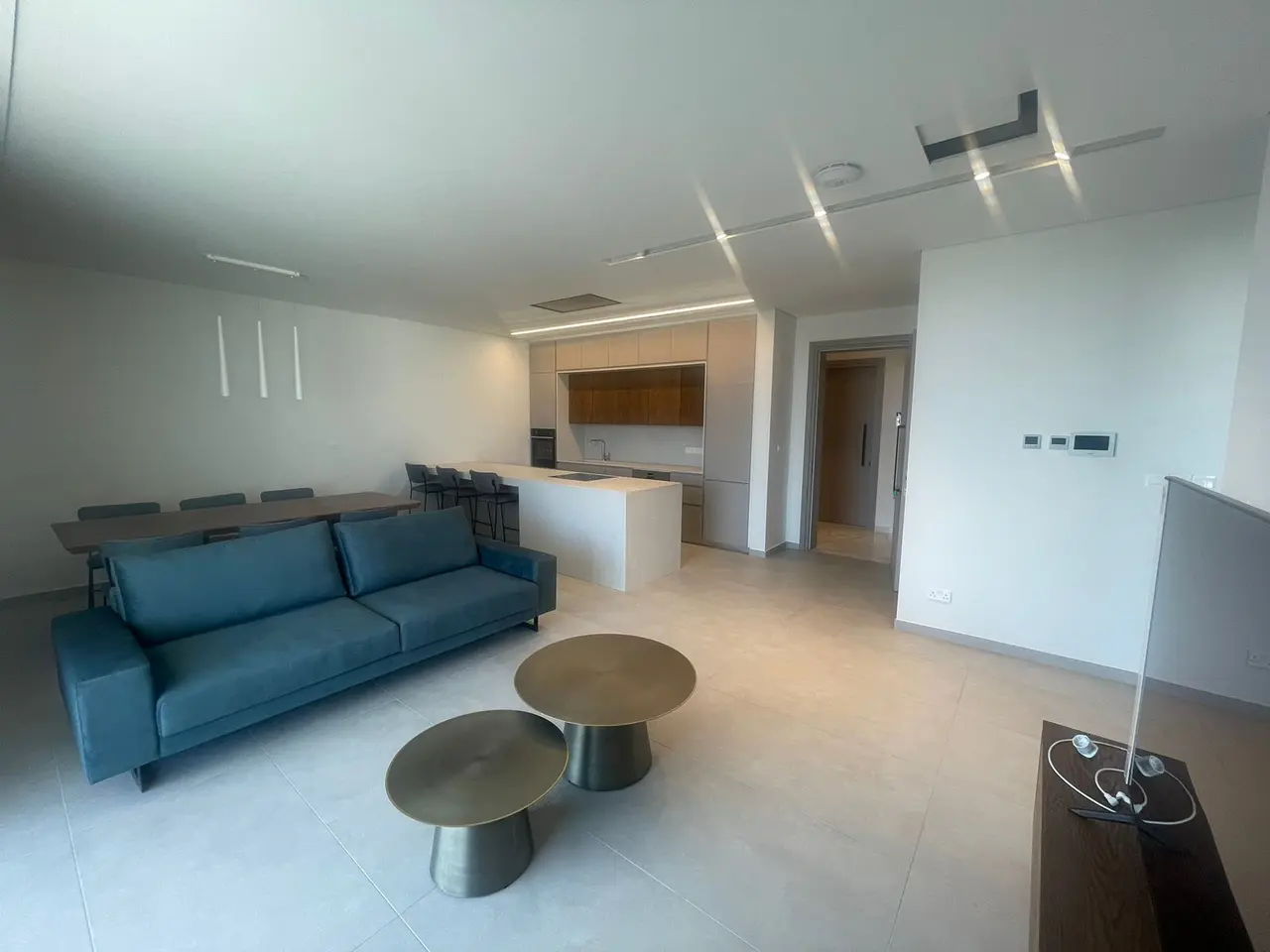  - Image 1