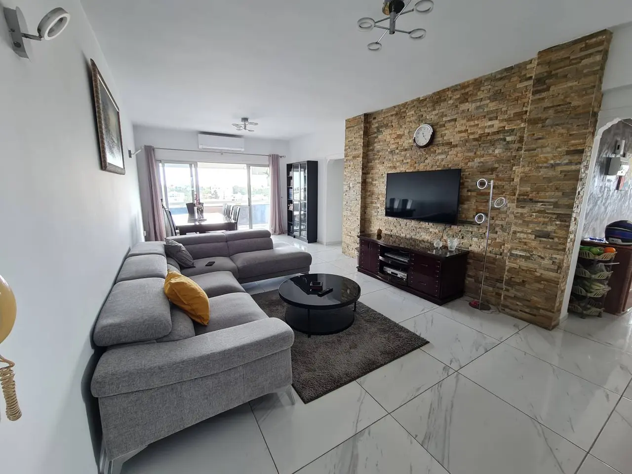 - Image 1