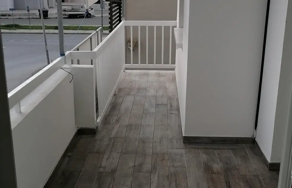  - Image 1