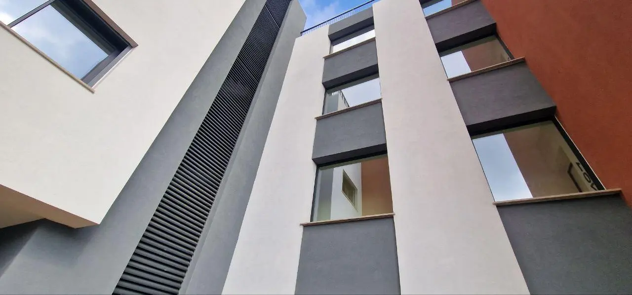  - Image 1