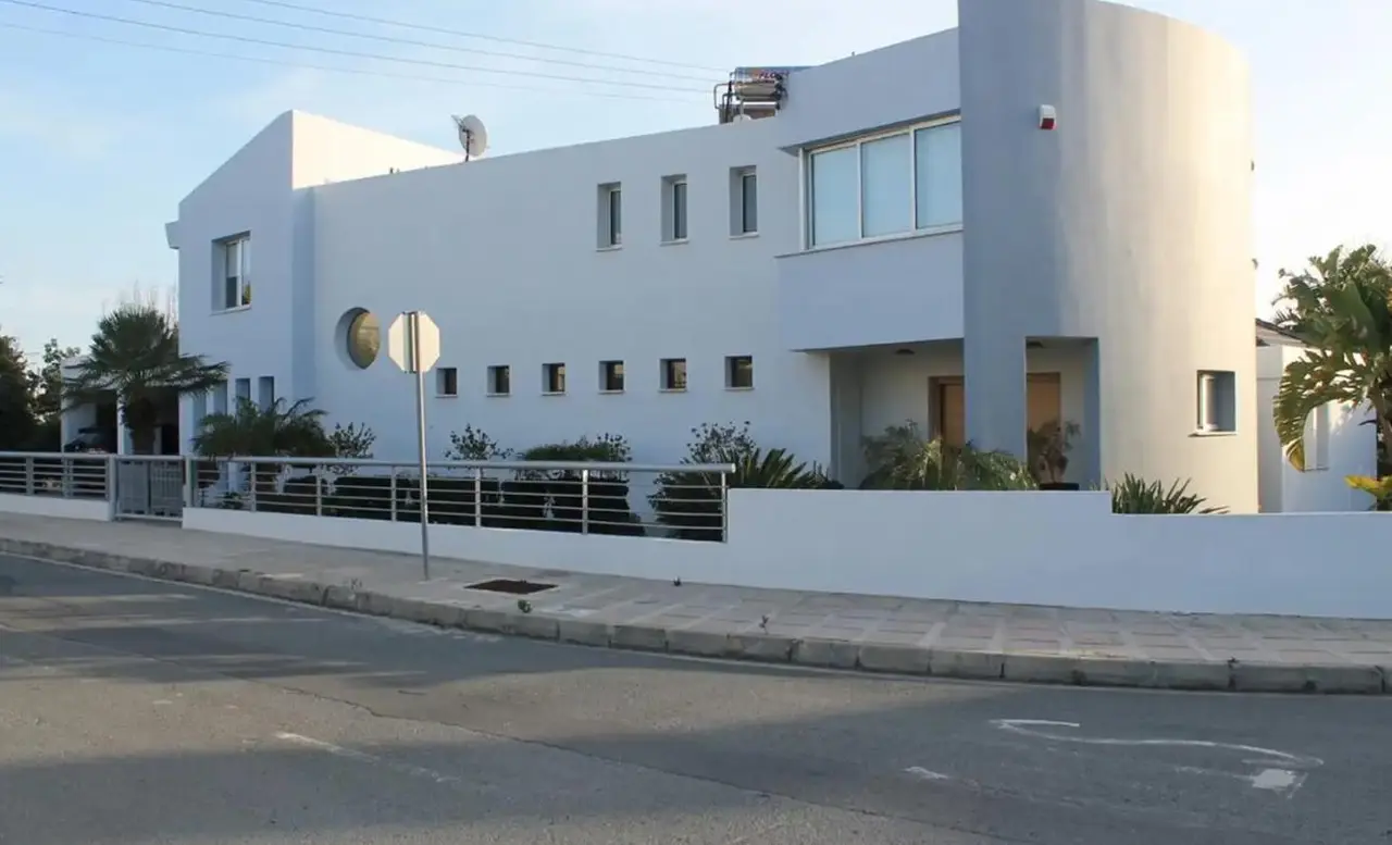 - Image 1