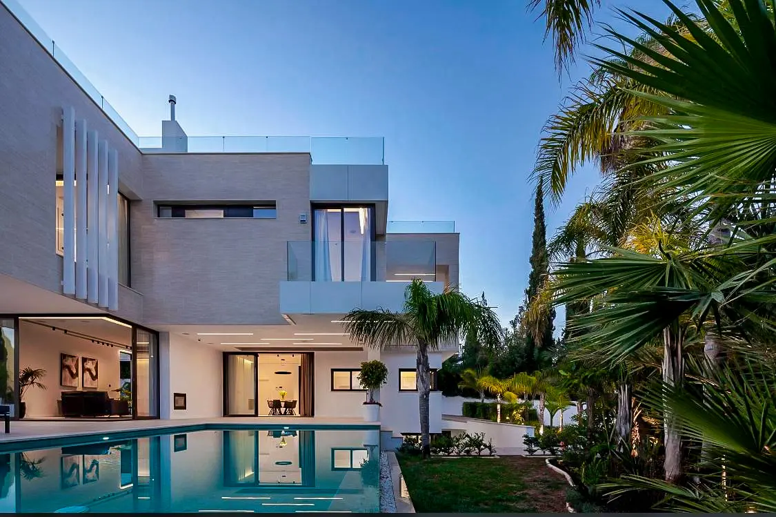  - Image 1