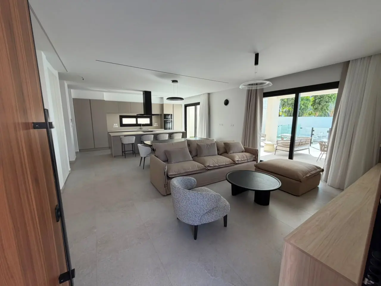  - Image 1