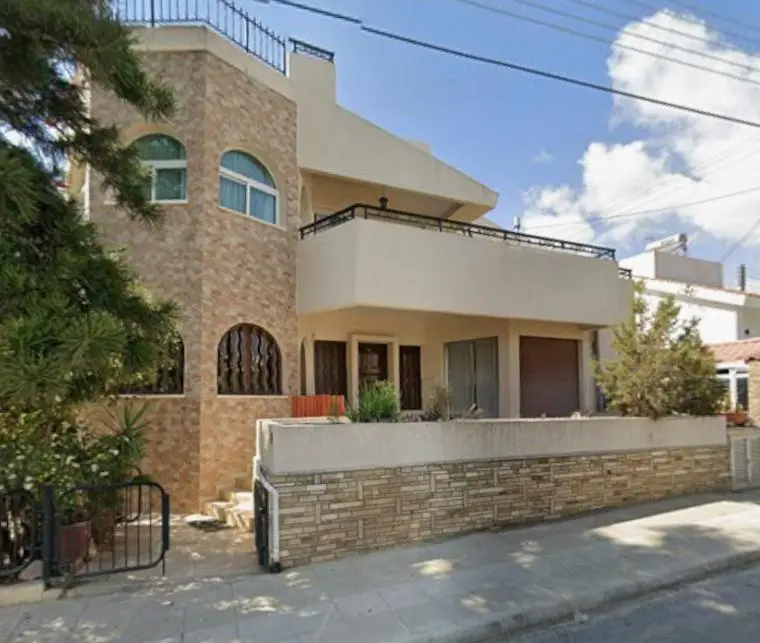 - Image 1