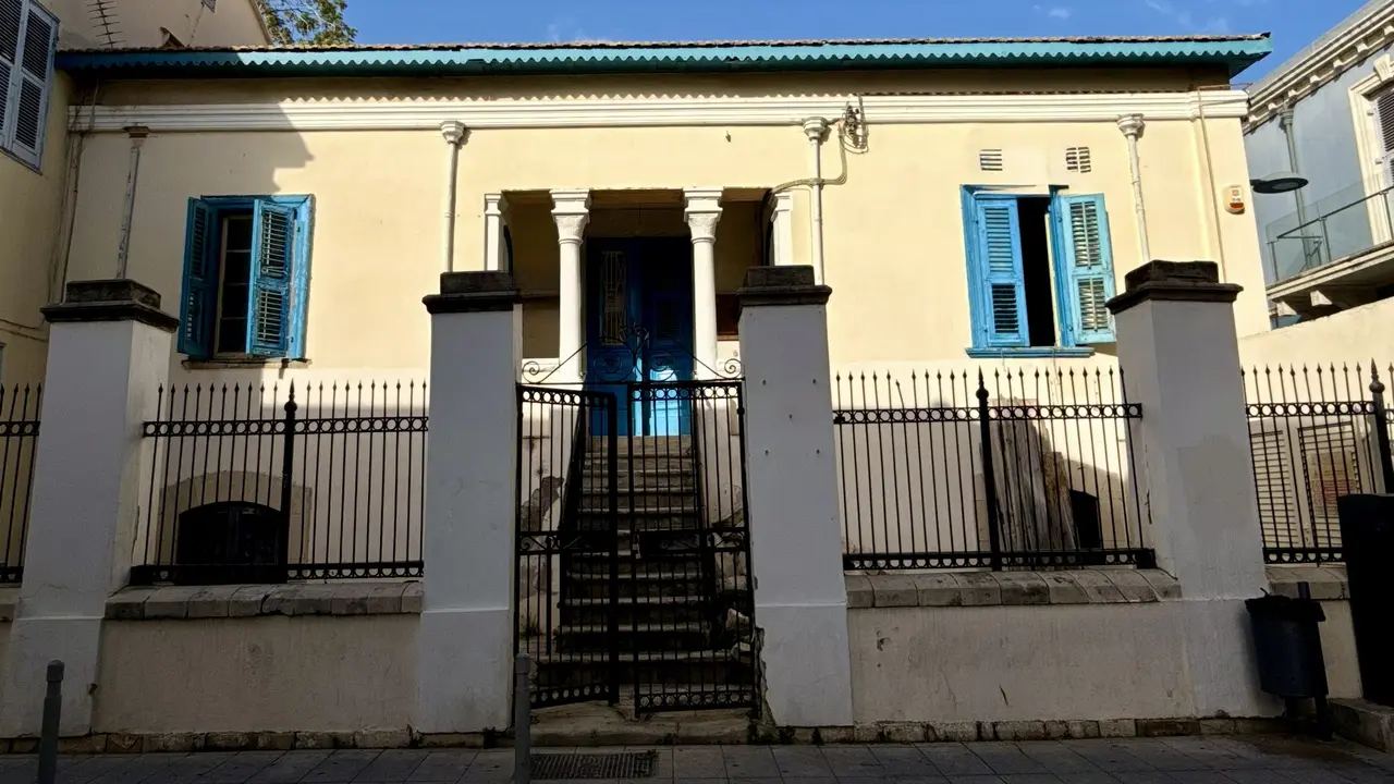  - Image 1