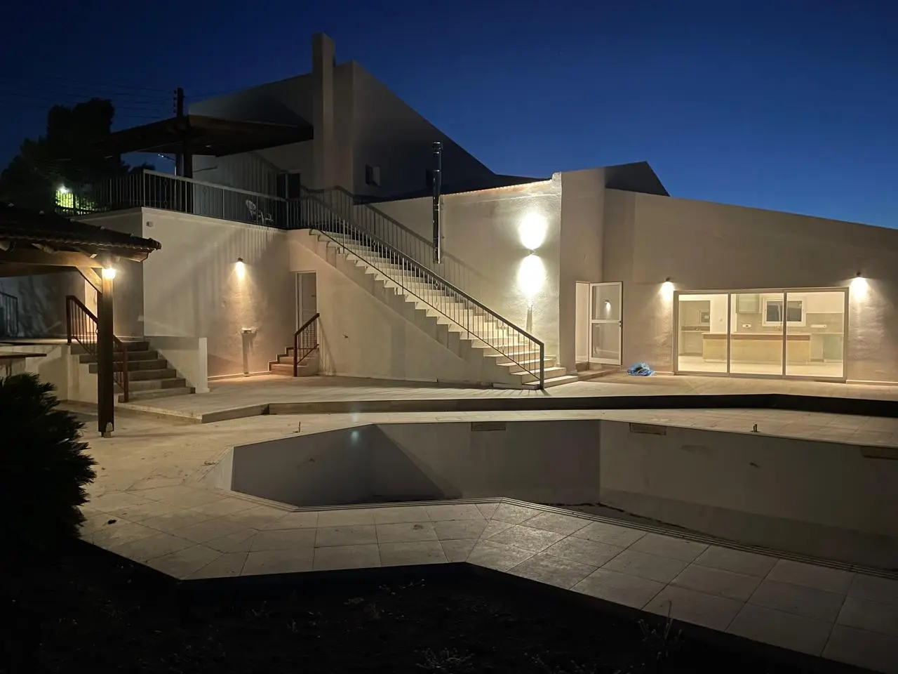  - Image 1