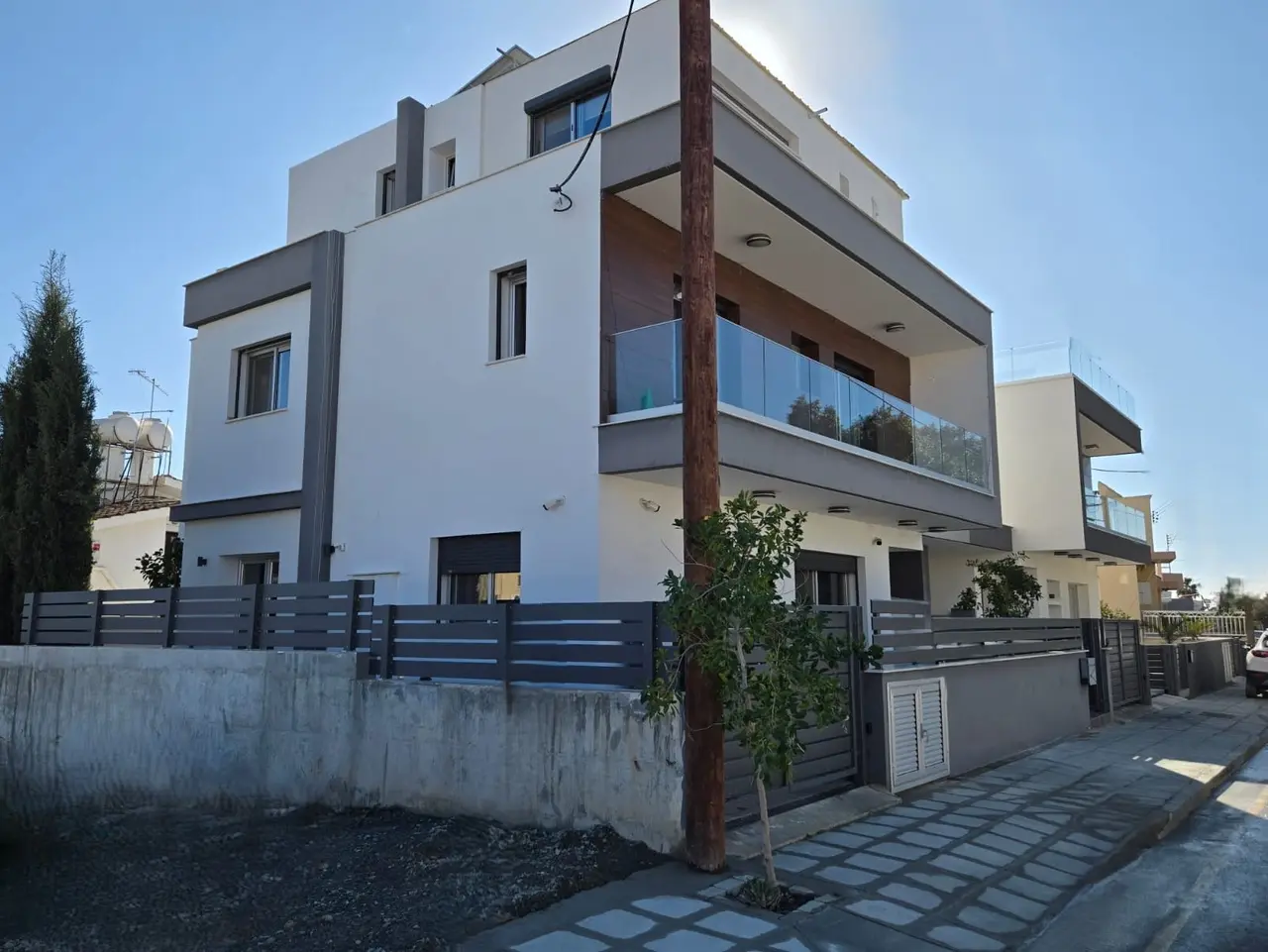 - Image 1