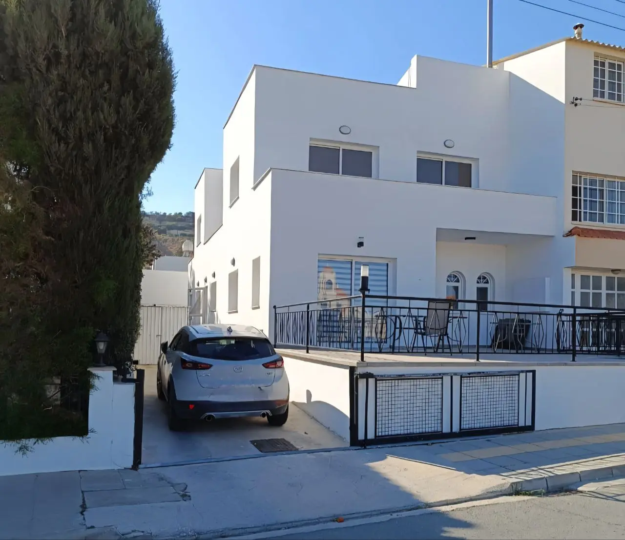 - Image 1