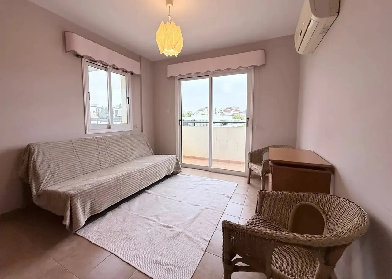 2-bedroom apartment for sale - Image 1