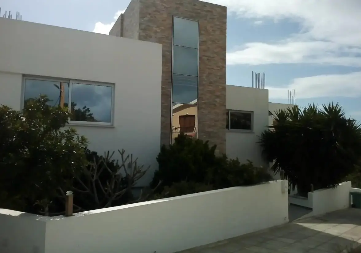 - Image 1