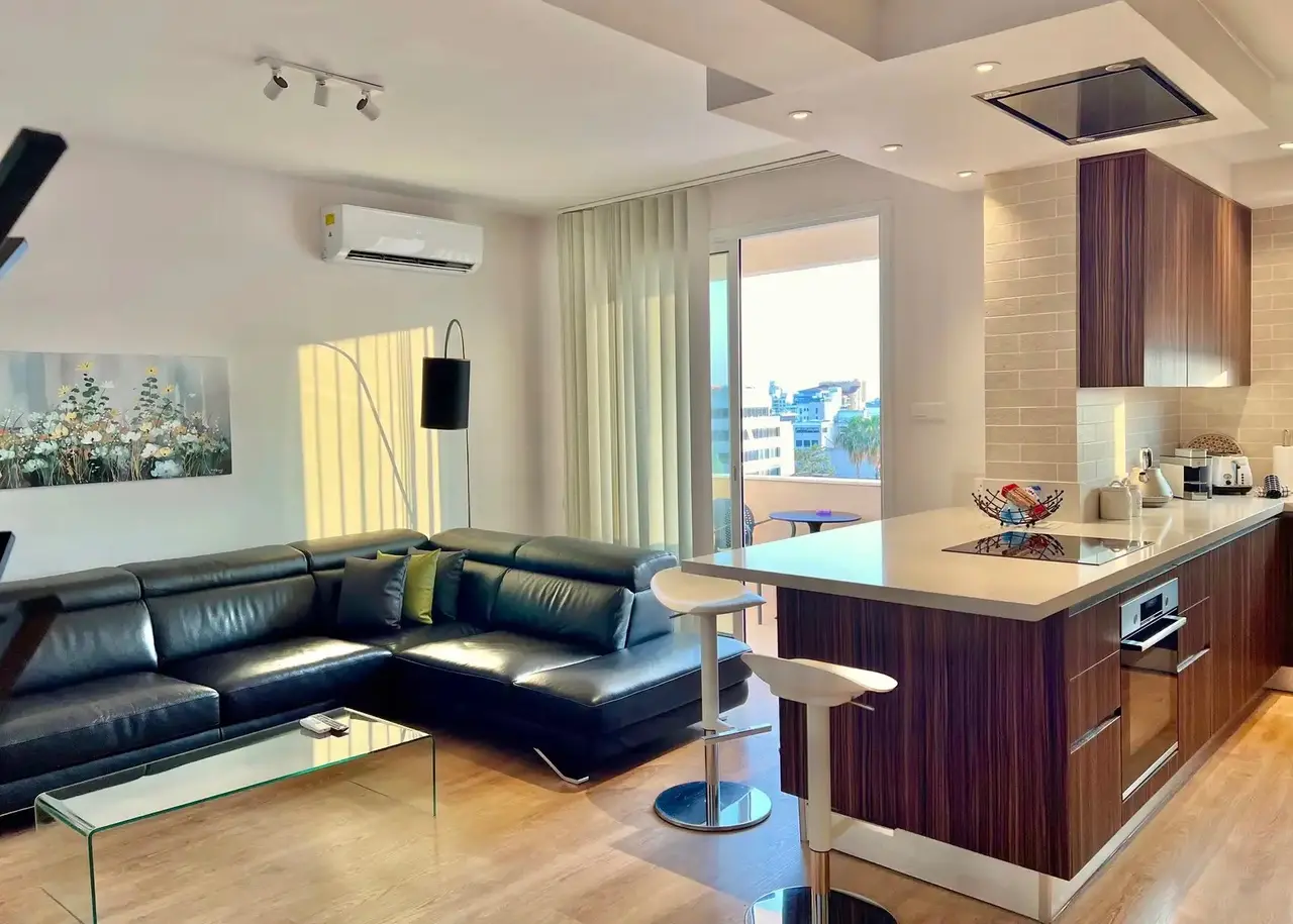  - Image 1