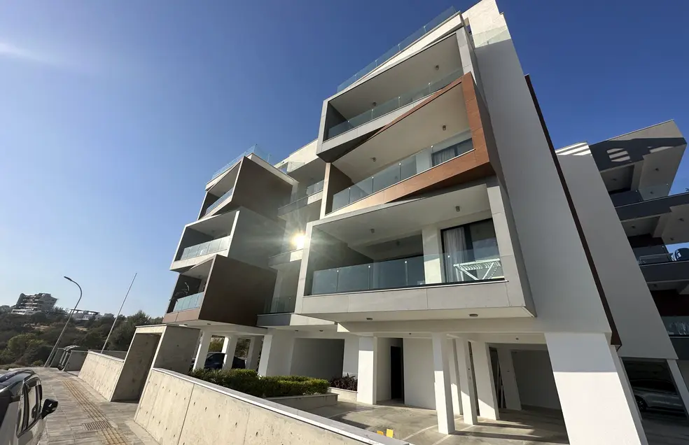  - Image 1