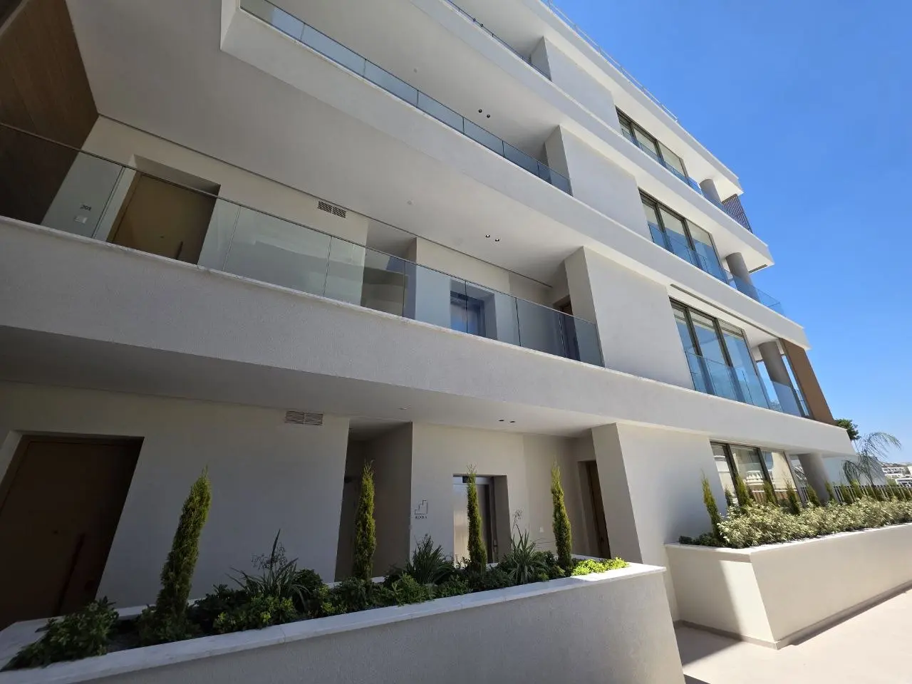  - Image 1