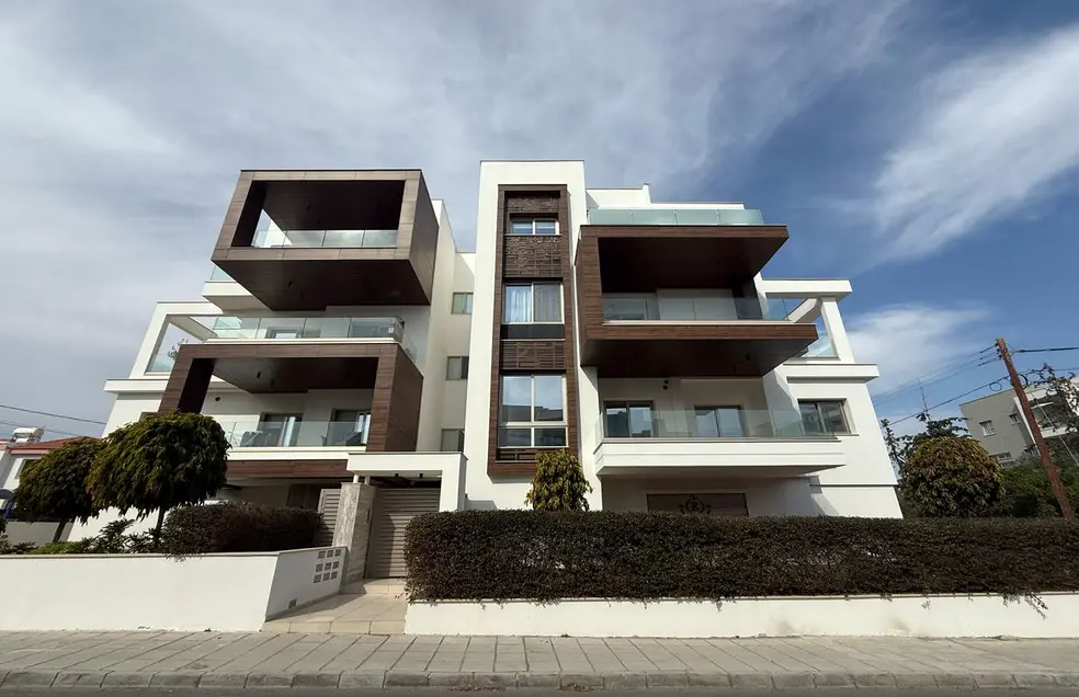 - Image 1