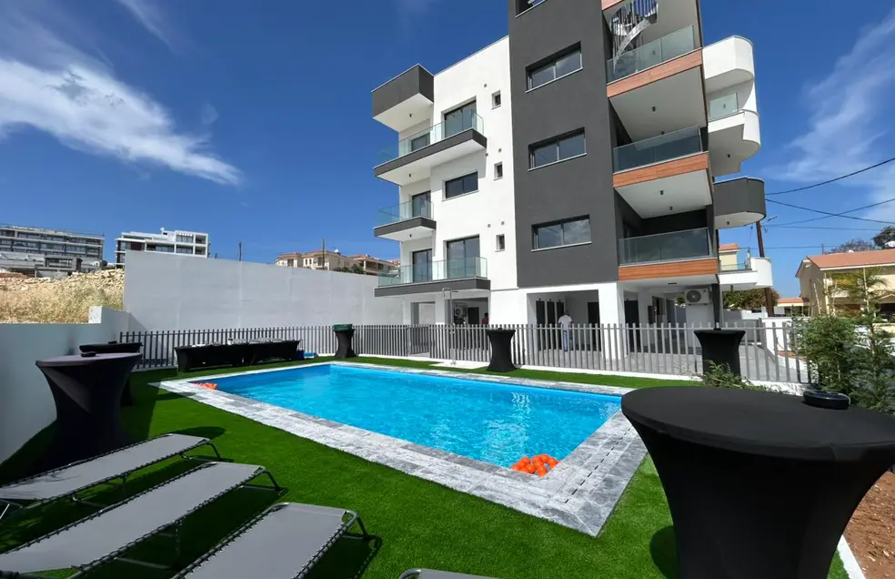  - Image 1