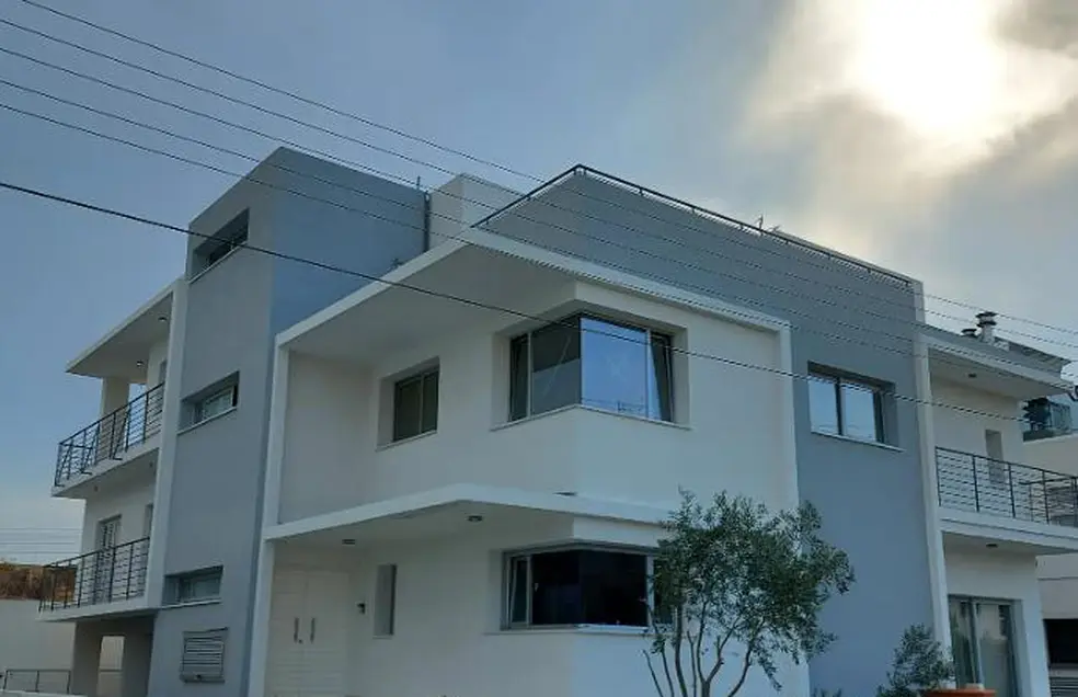  - Image 1